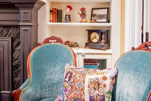 chairs and shelf decor